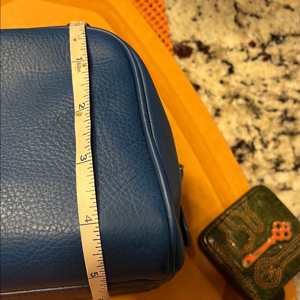 Coach blue leather toiletry bag - Picture 15 of 16